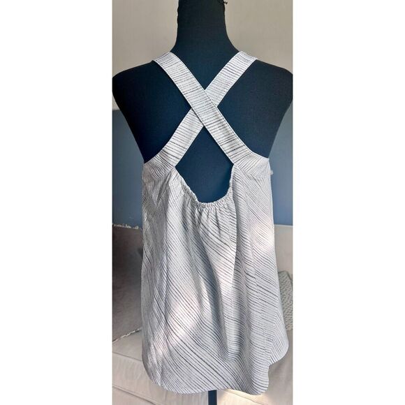Woman’s Athleta Arrival Tank in Amara White and Black Stripes Size M - Picture 3 of 8